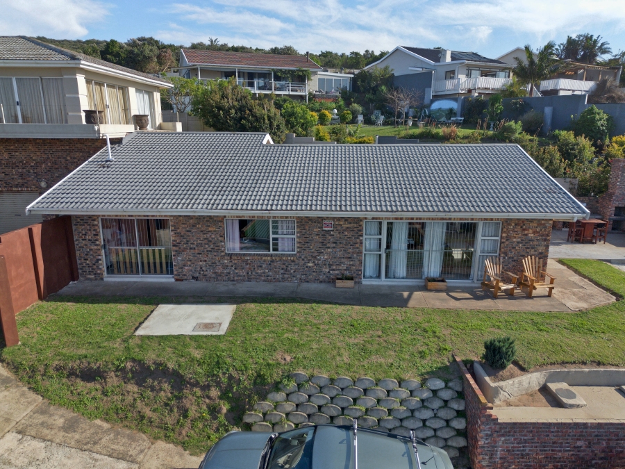 8 Bedroom Property for Sale in Winterstrand Eastern Cape